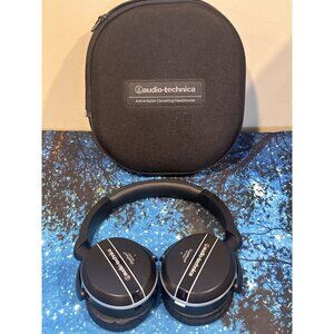audio technica noise cancelling headphones With Case